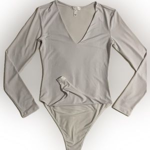 Leith Deep V-Neck Long Sleeve Bodysuit (Medium)
